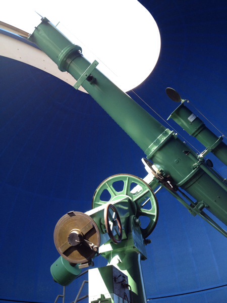大人向けプラネタリウムイベントと神戸レトロな天体望遠鏡を持つ施設 【神戸市立青少年科学館レポ】