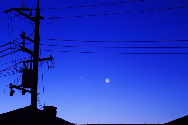 金星と細い月のランデブーを撮りました【カメラ設定のハナシ付】